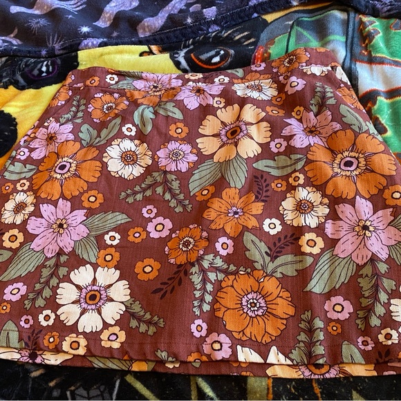 Groovy, floral, boho, 60’s, 70’s style mini skirt. New without tags! Sz 18 AU - Picture 7 of 10